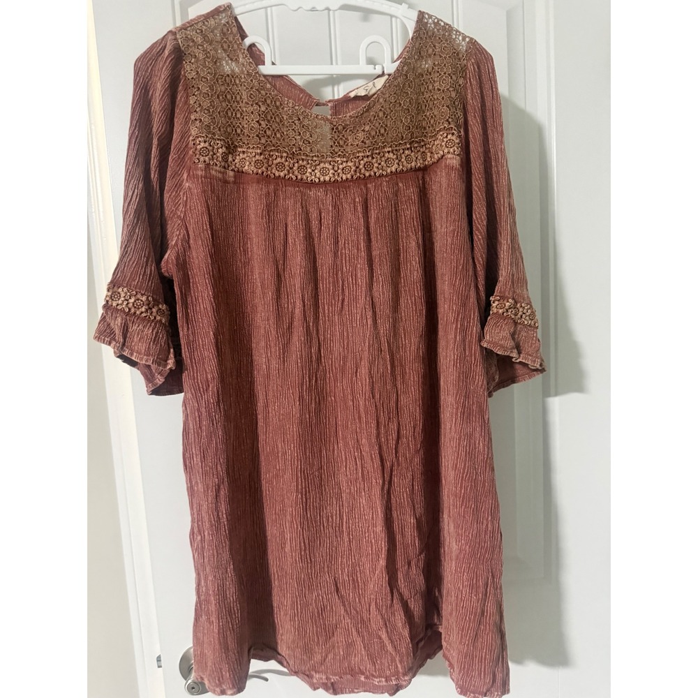 Easel Los Angeles Terracotta Rose Crochet Lace Yoke Crinkle Tunic Top